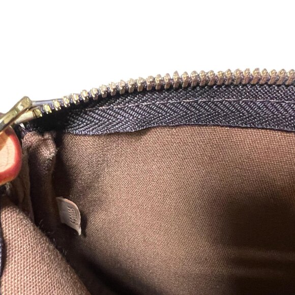 Louis Vuitton Accessories pochette Authentic - Picture 8 of 8